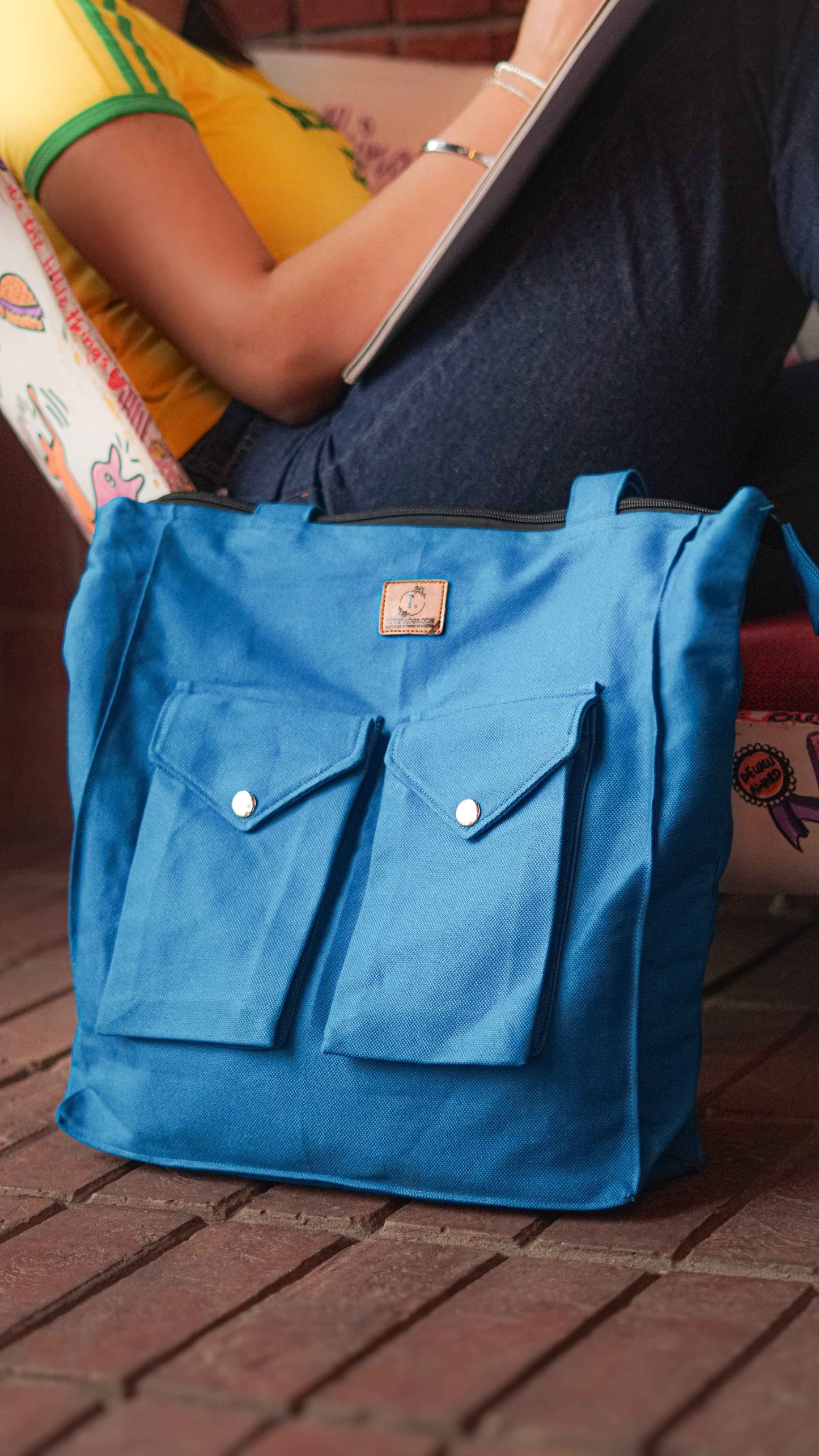Aesthetic Jute Tote Bag with Zipper and 2 Pockets - Available in 4 Colors - Tote Baggs