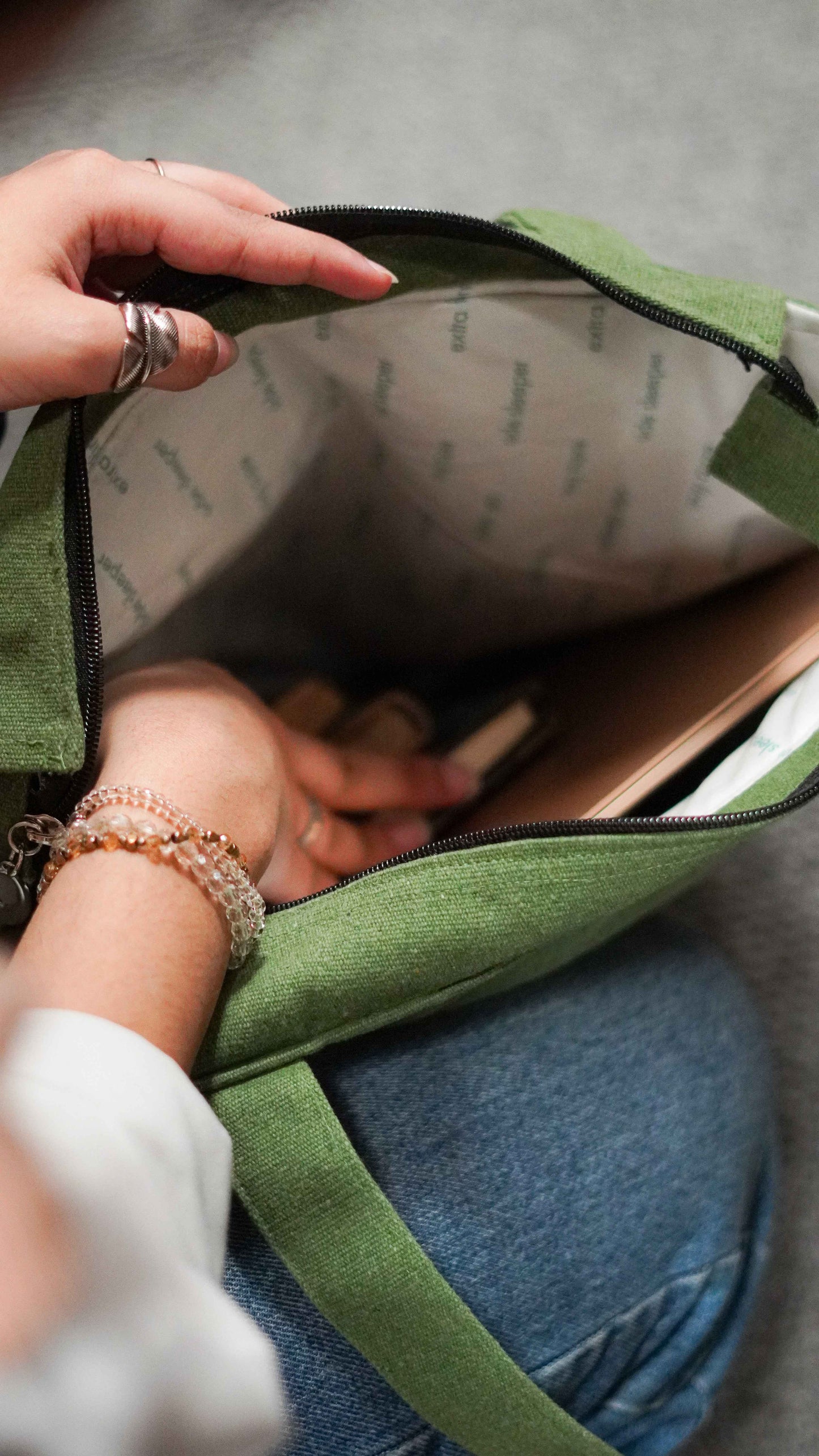 Canvas Green Tote Bag - Double Pocket Design for Stylish Storage - Tote Baggs