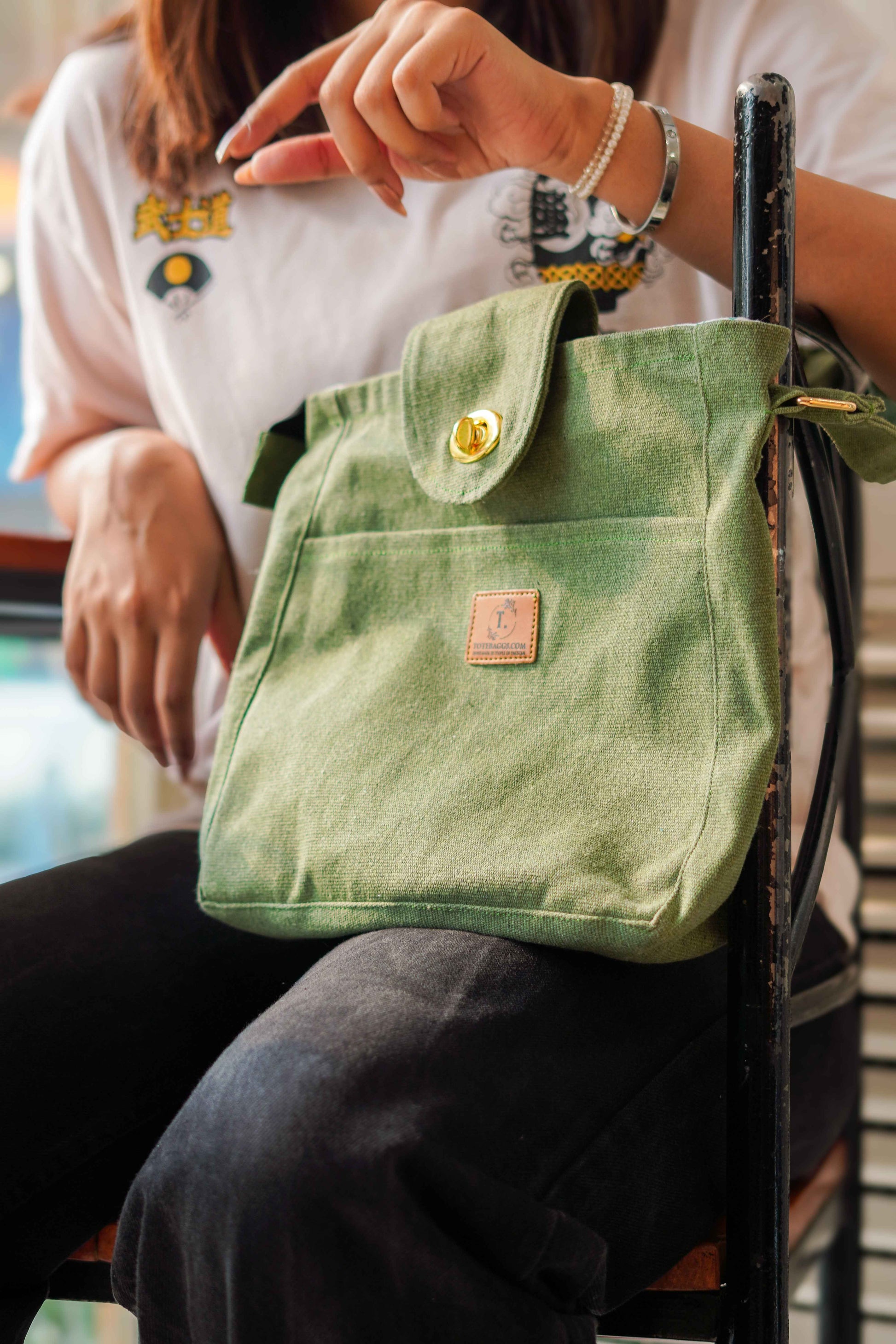 Green Canvas Vibes 🌿 Cross Body - Tote Baggs