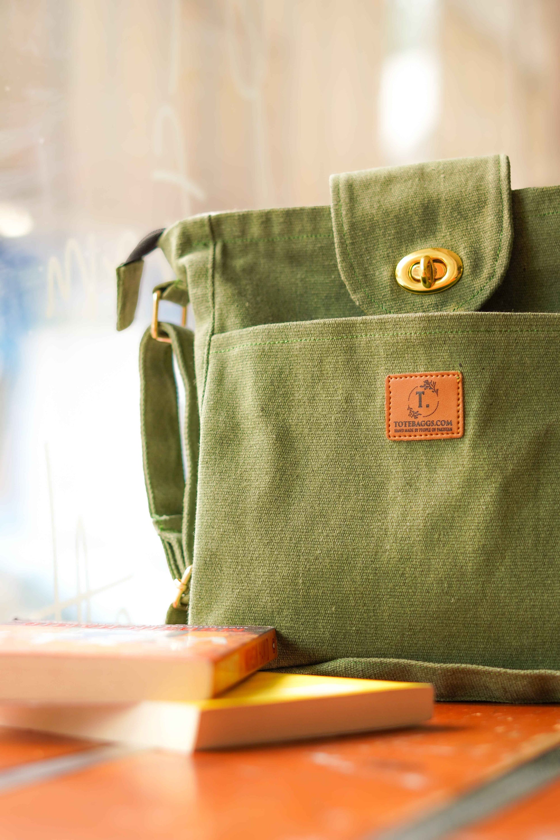 Green Canvas Vibes 🌿 Cross Body - Tote Baggs