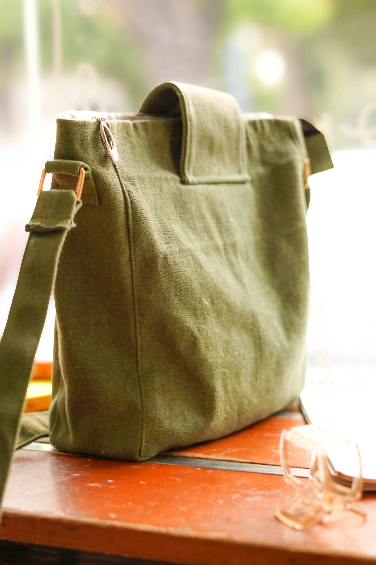 Green Canvas Vibes 🌿 Cross Body - Tote Baggs