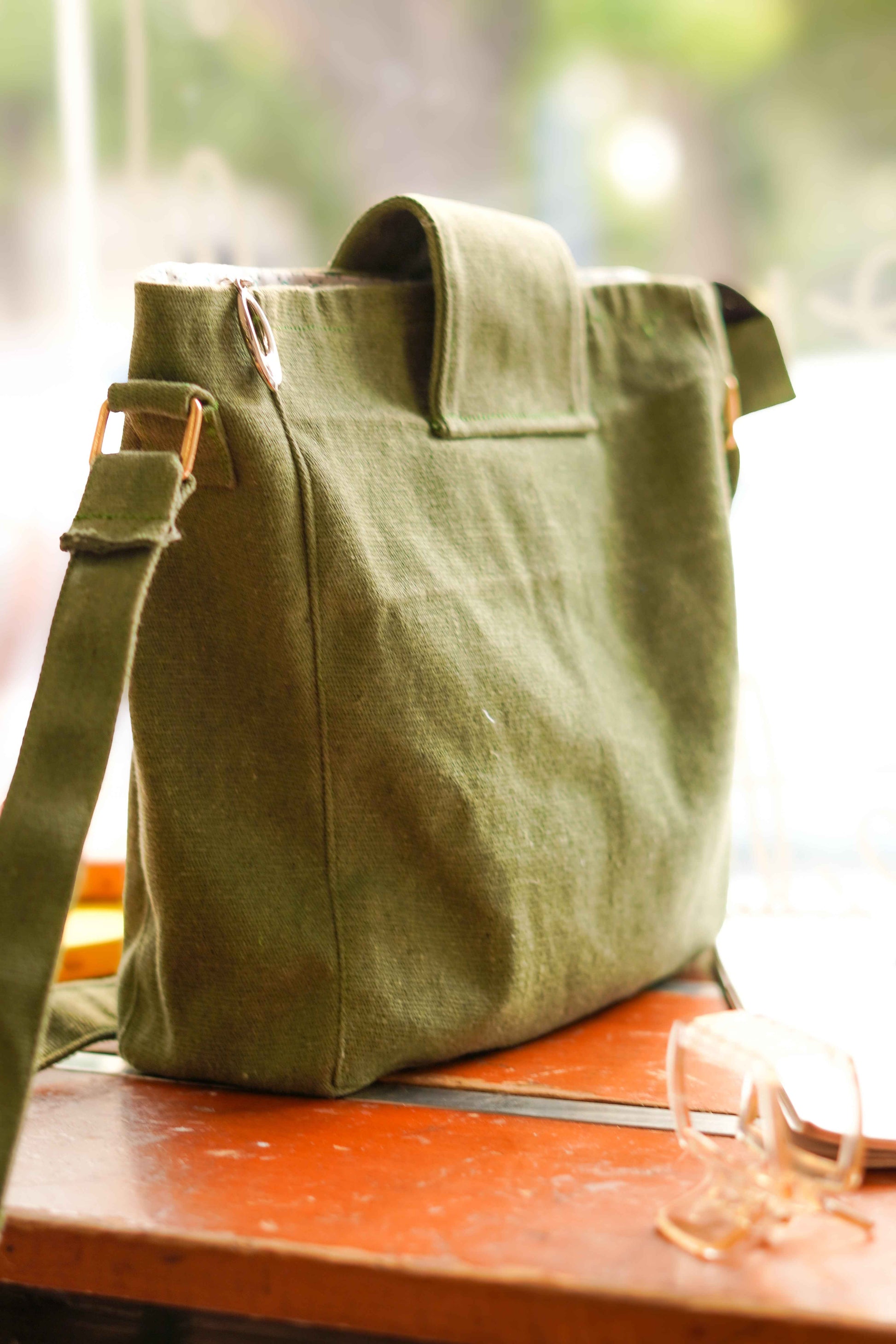 Green Canvas Vibes 🌿 Cross Body - Tote Baggs