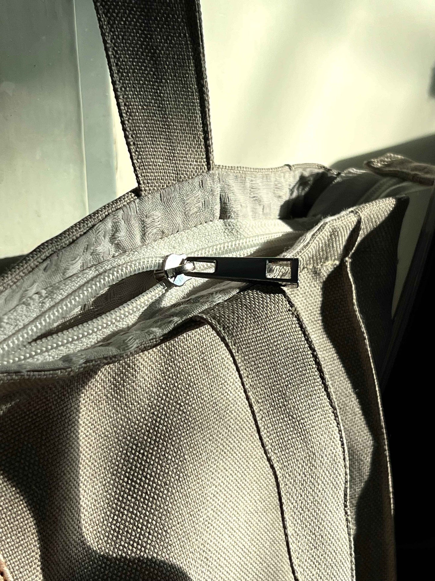 Sand Grey Tote Bag with Zipper - Stylish 2 Pocket Design - Tote Baggs