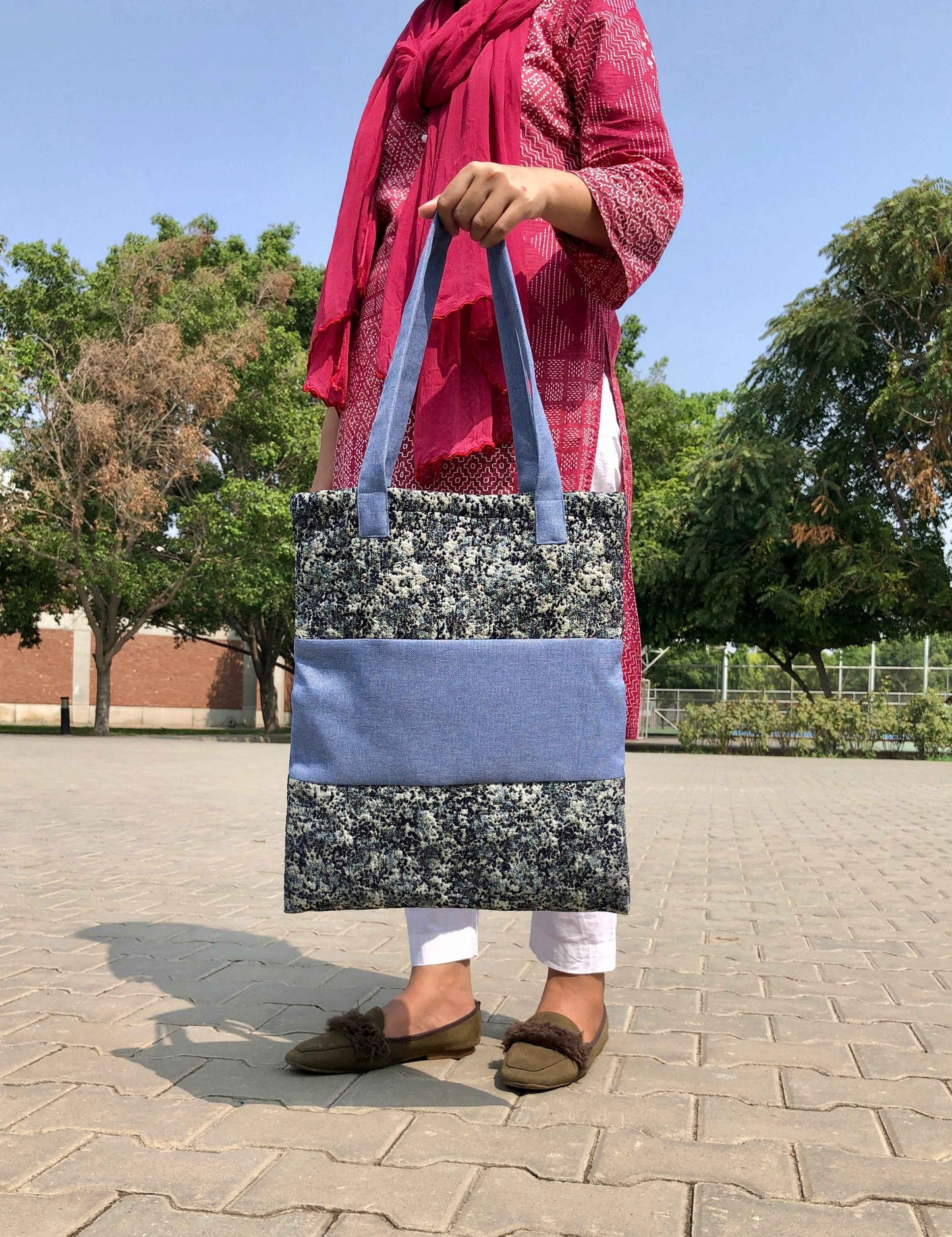 Blue Textured Tote Bag - Stylish 2-Tone Denim Style Design - Tote Baggs