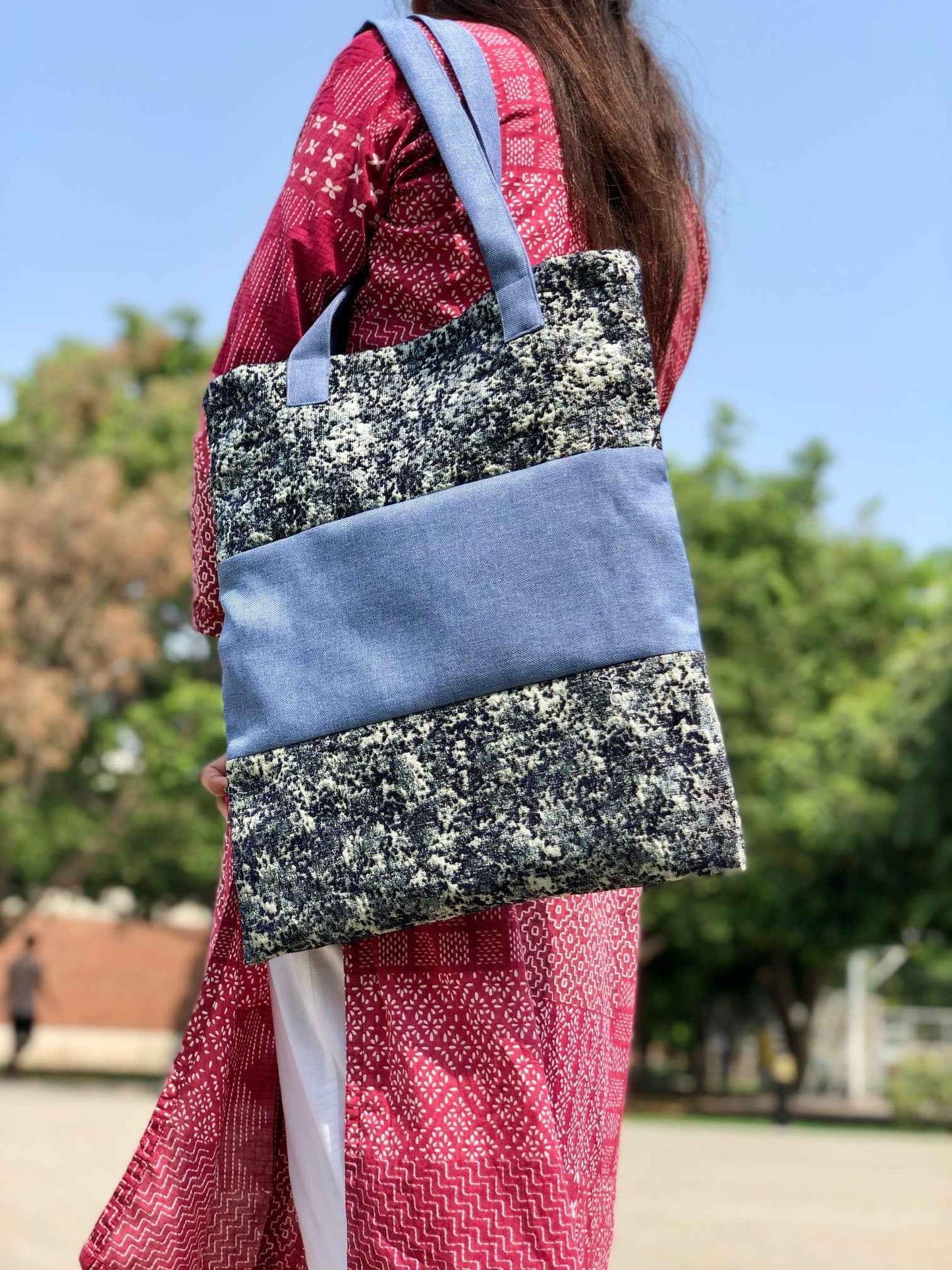 Blue Textured Tote Bag - Stylish 2-Tone Denim Style Design - Tote Baggs