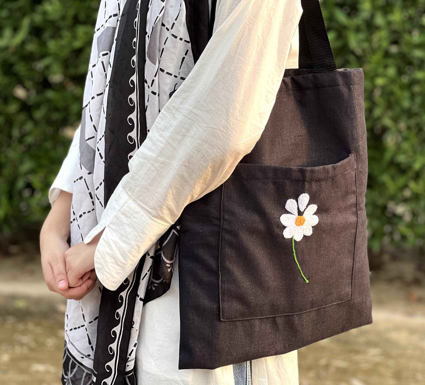 Black Embroidered Tote Bag with Flower Design - Tote Baggs