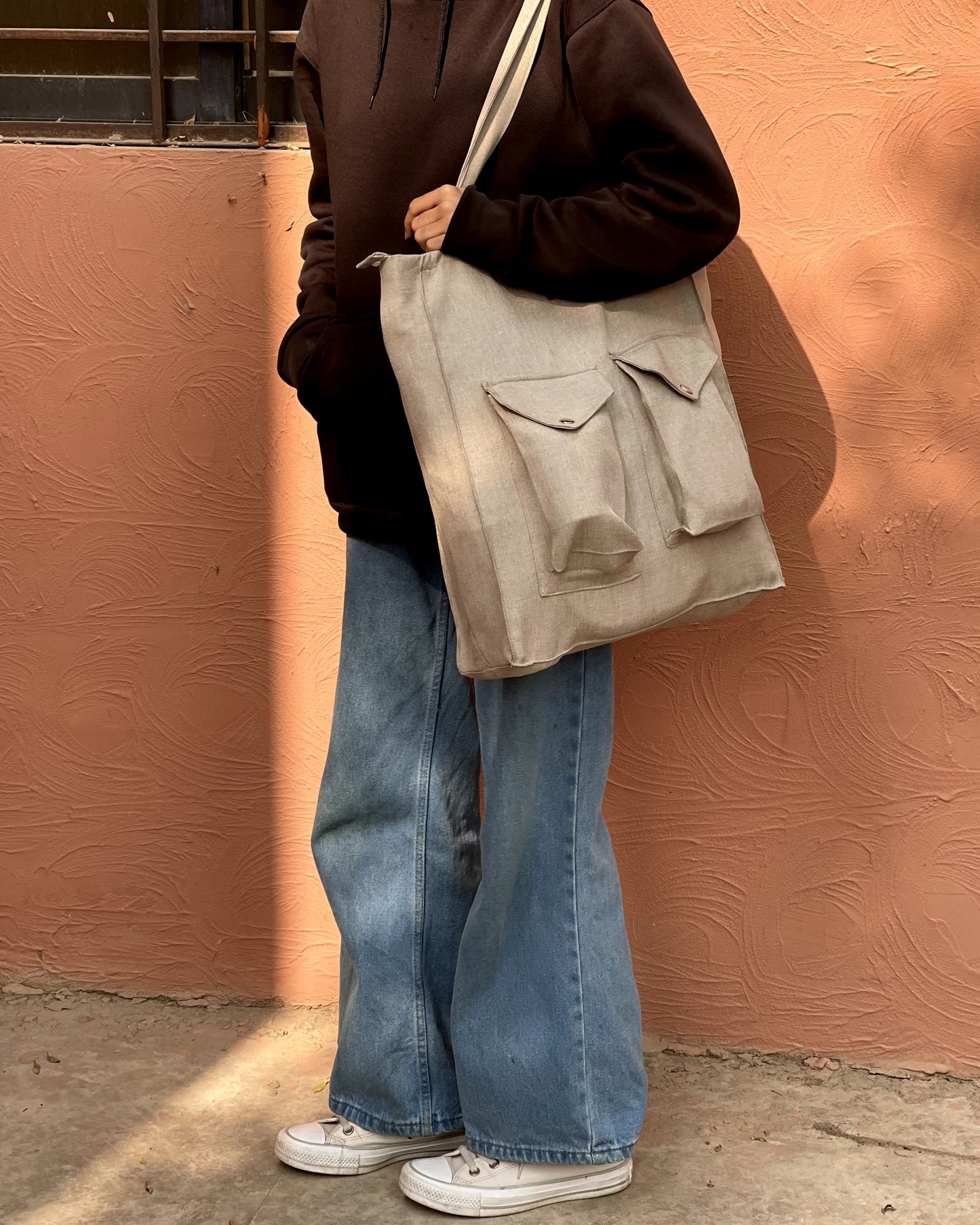 Double Pockets Sand-Grey Jute Tote Bag with Zipper