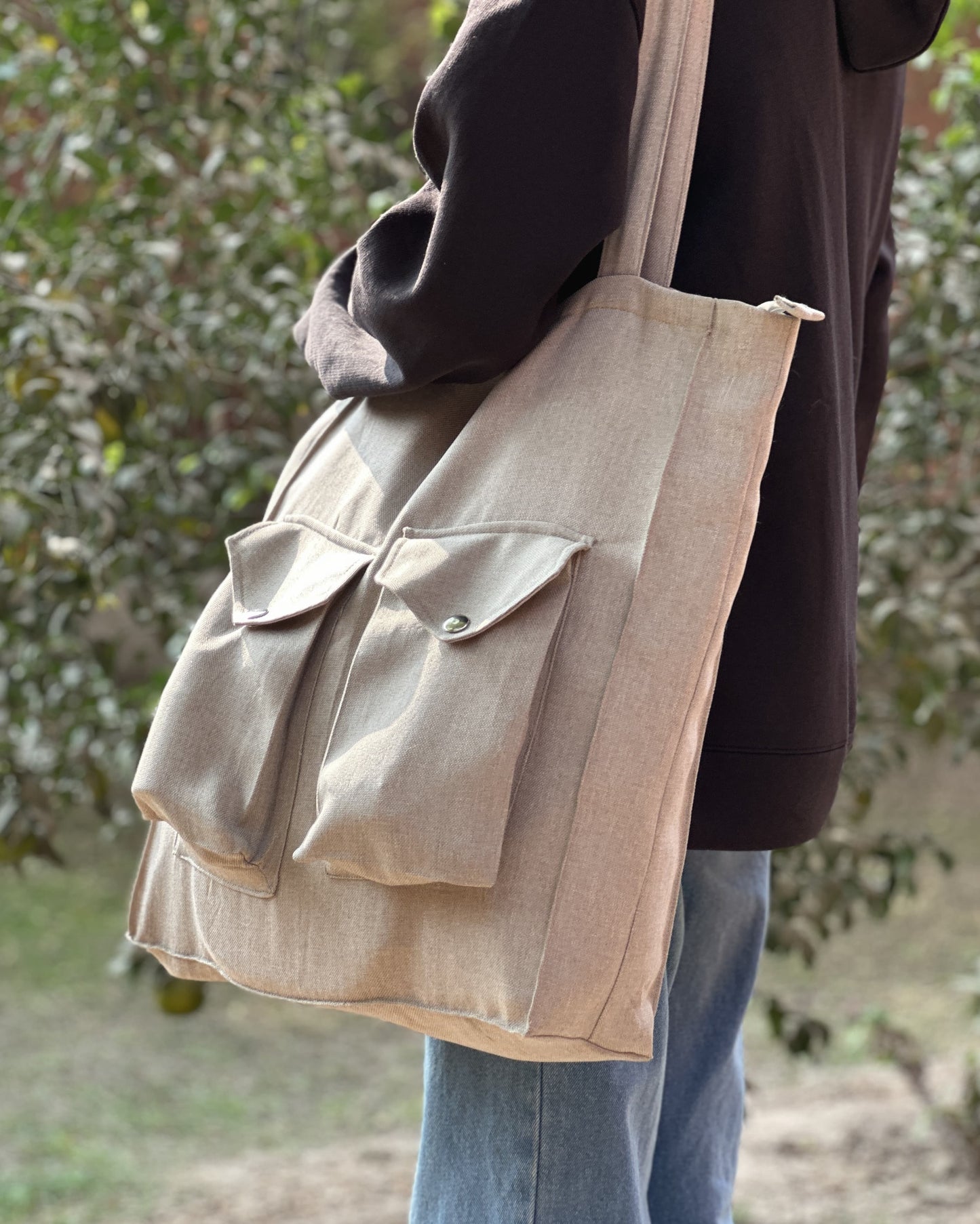 Double Pockets Sand-Grey Jute Tote Bag with Zipper