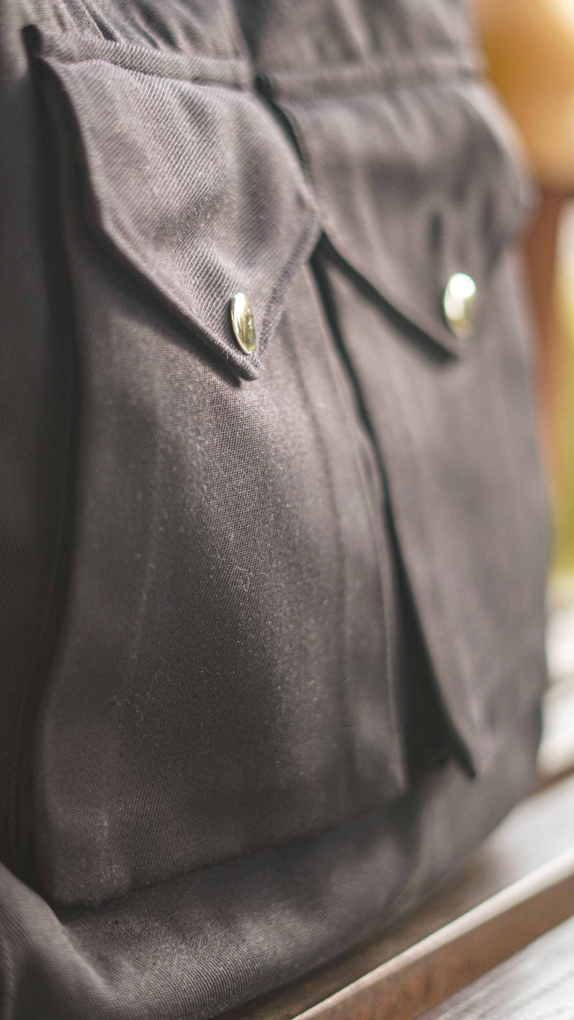 Canvas tote bag with zipper and two pockets available in black, navy, sand grey and maroon